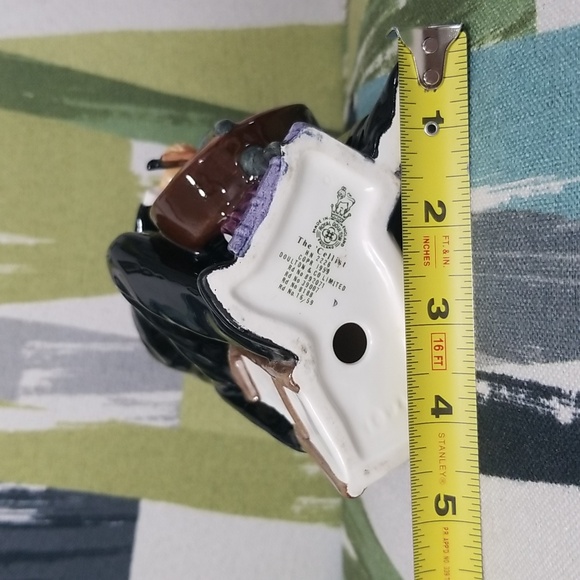 🎶Rare Royal Doulton Cellist Figurine In Excellent Condition🎶Made In England - Picture 13 of 17